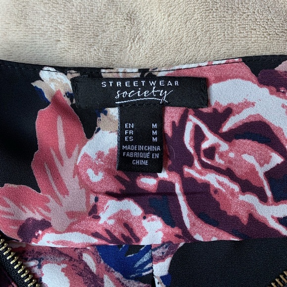 Floral Quarter Zip Top - Picture 4 of 4